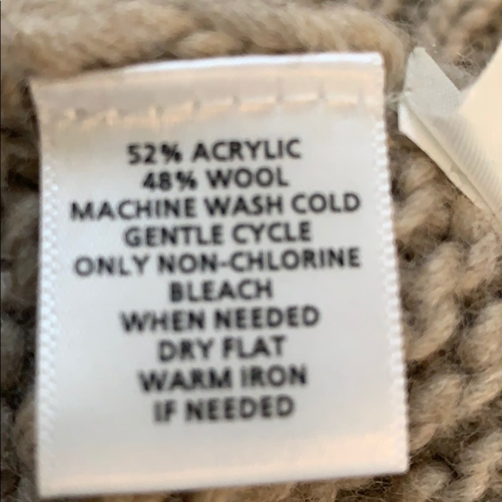 Sweater - Picture 5 of 5